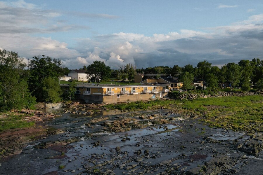 La Plage Motel